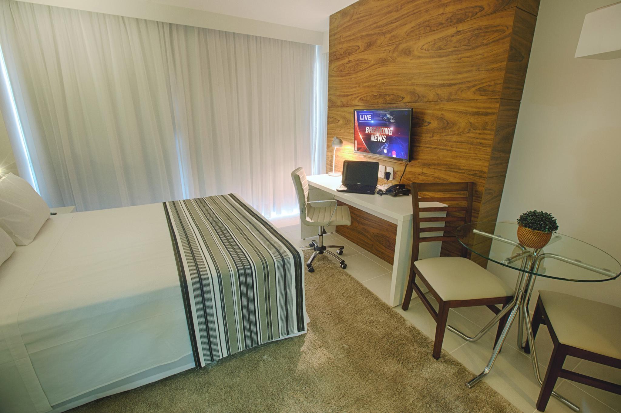 Hotel Hplus Vision Executive 4*