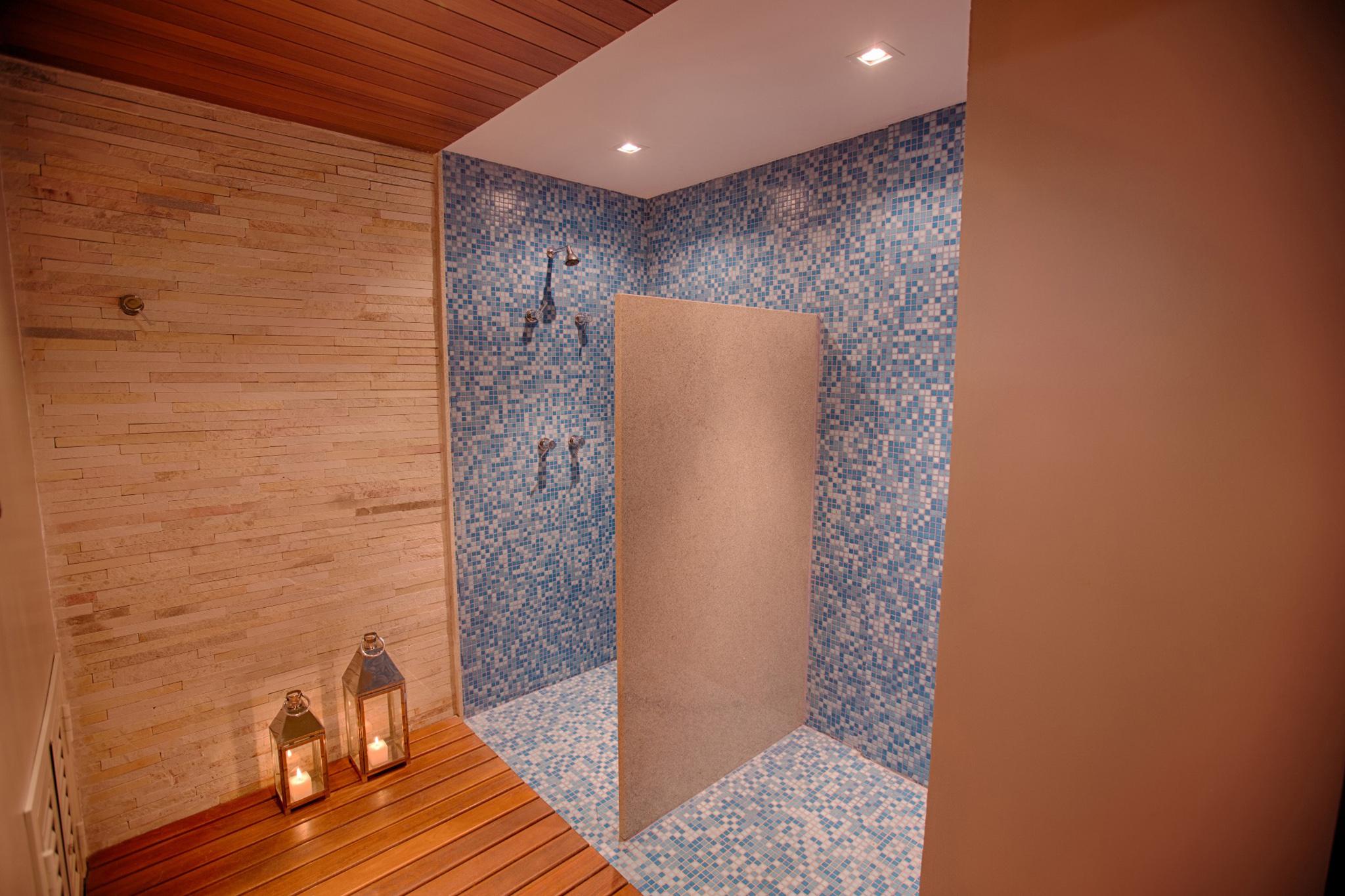 Hplus Vision Executive Hotel